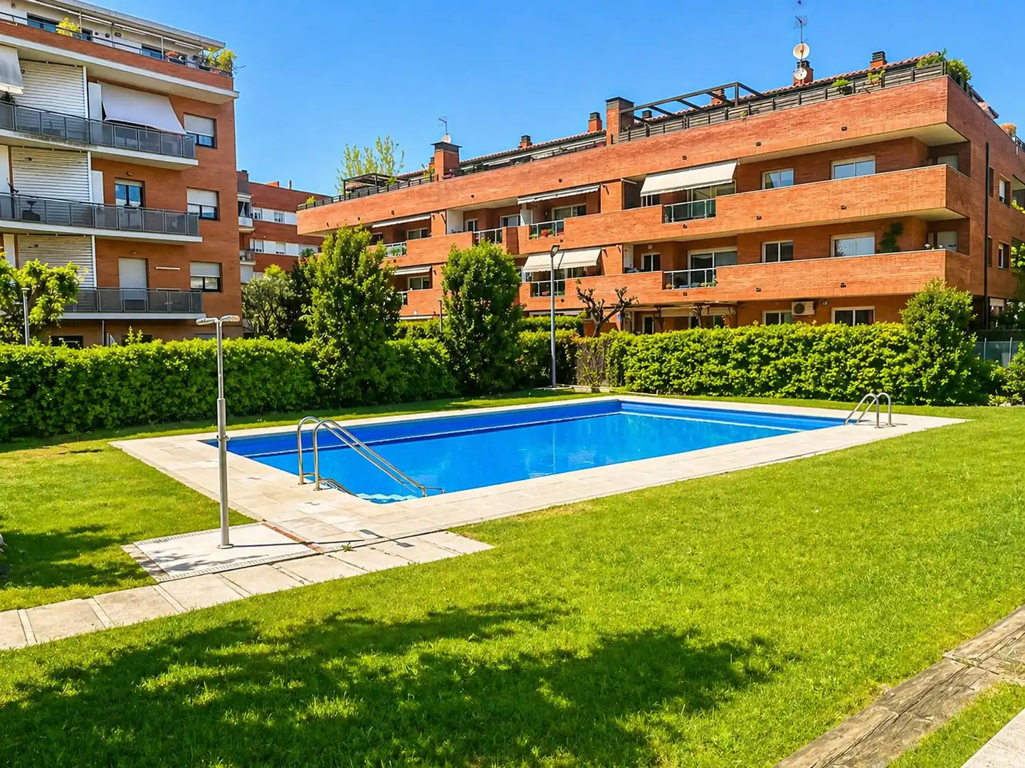 Piscina de Piso en venta en Sant Cugat del Vallès con Calefacción, Terraza y Trastero