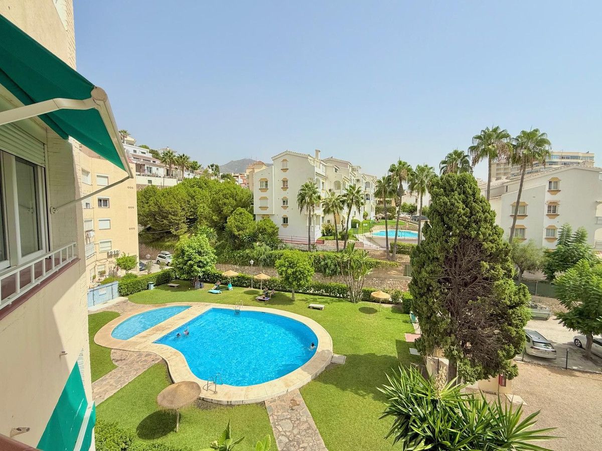 Swimming pool of Apartment for sale in Fuengirola  with Air Conditioner, Heating and Terrace