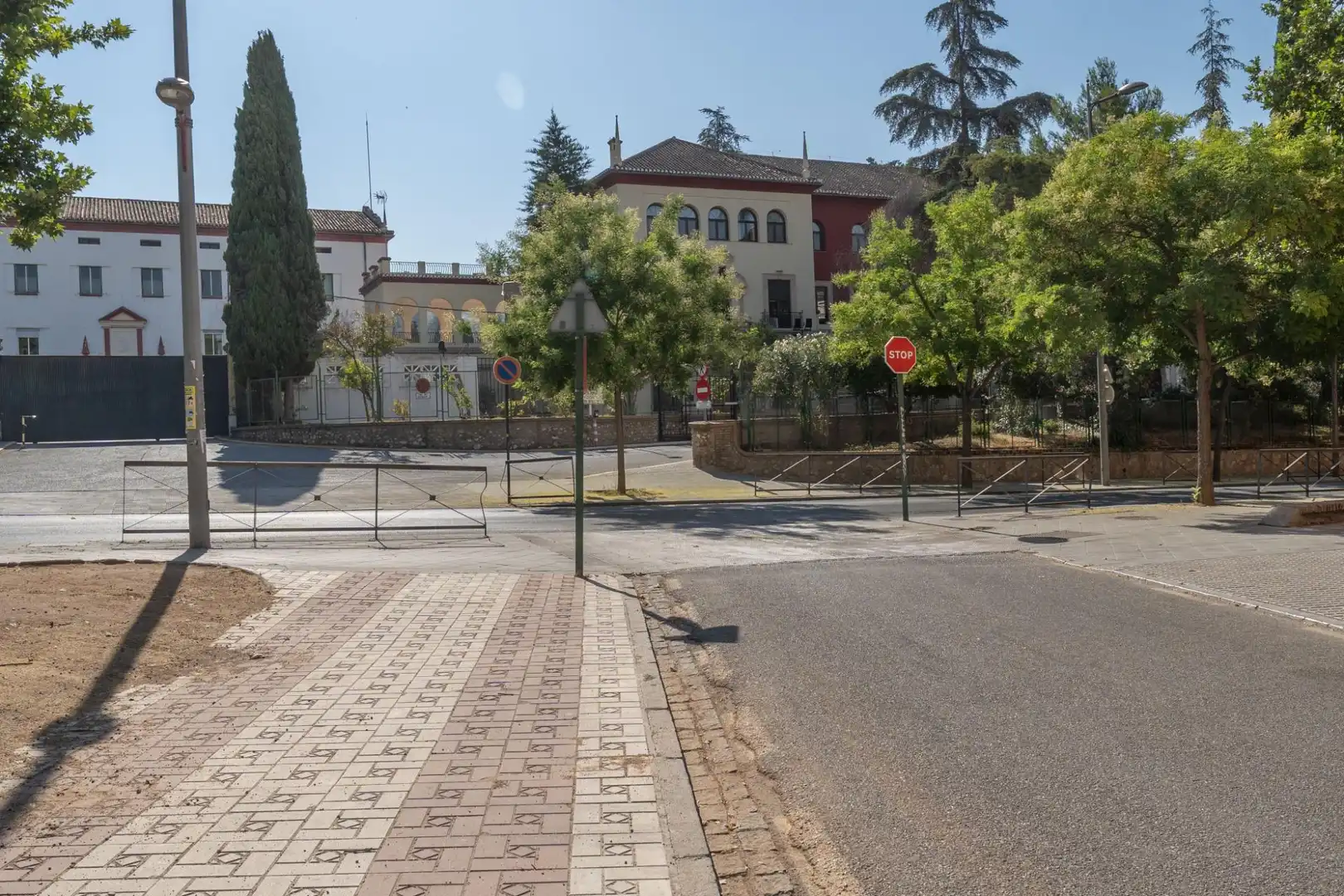 Exterior view of Flat for sale in Granada  with Air Conditioner, Terrace and Alarm
