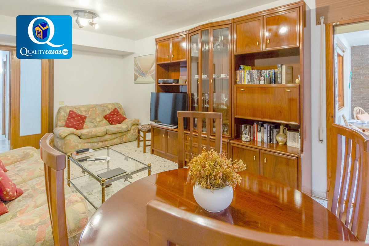 Sala d'estar de Pis en venda en El Campello amb Calefacció i Terrassa