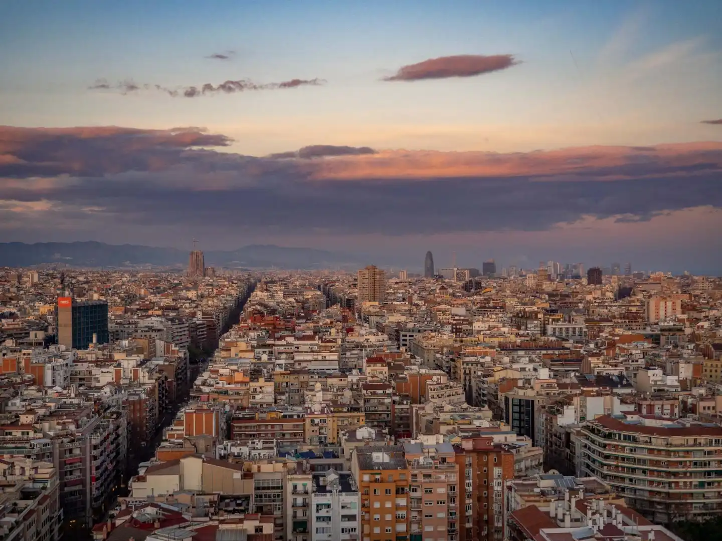 Außenansicht von Büro zur Miete in Barcelona mit Heizung