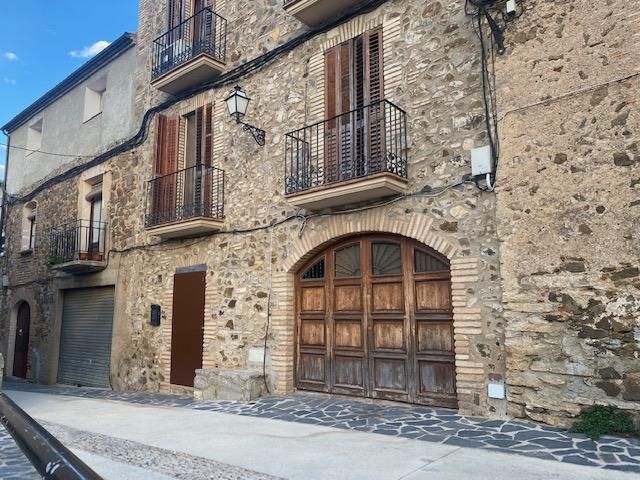 Vista exterior de Finca rústica en venda en Torroja del Priorat amb Calefacció