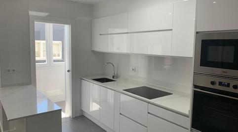 Foto 4 de Piso de alquiler en Calle Ramon y Cajal, Cuatro Caminos - Plaza de la Cubela, A Coruña Capital