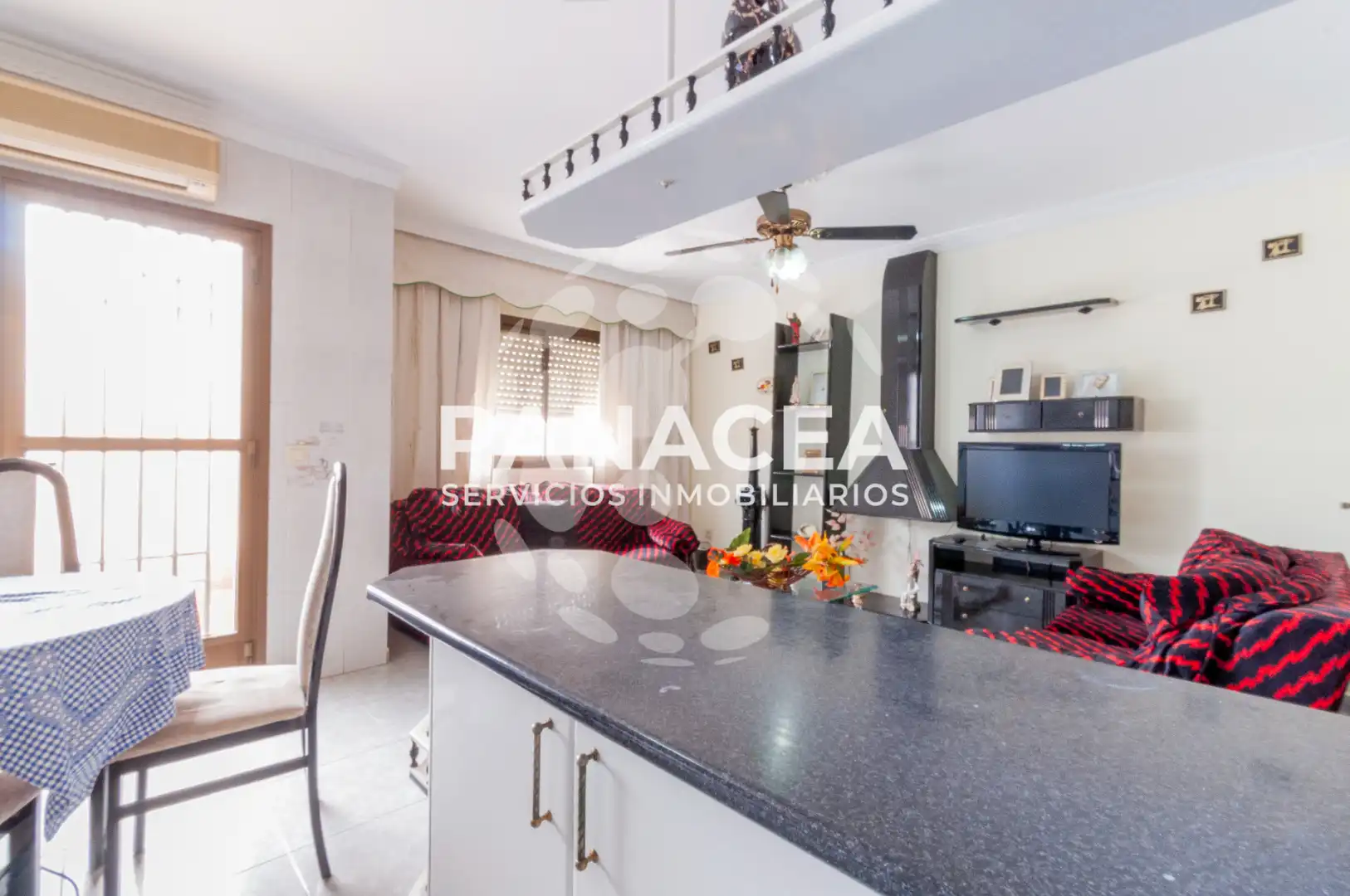 Vista exterior de Casa o chalet en venta en Vícar con Terraza, Amueblado y Lavadora
