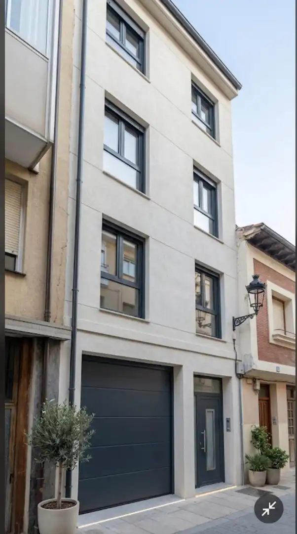 Vista exterior de Edificio en venta en Briviesca