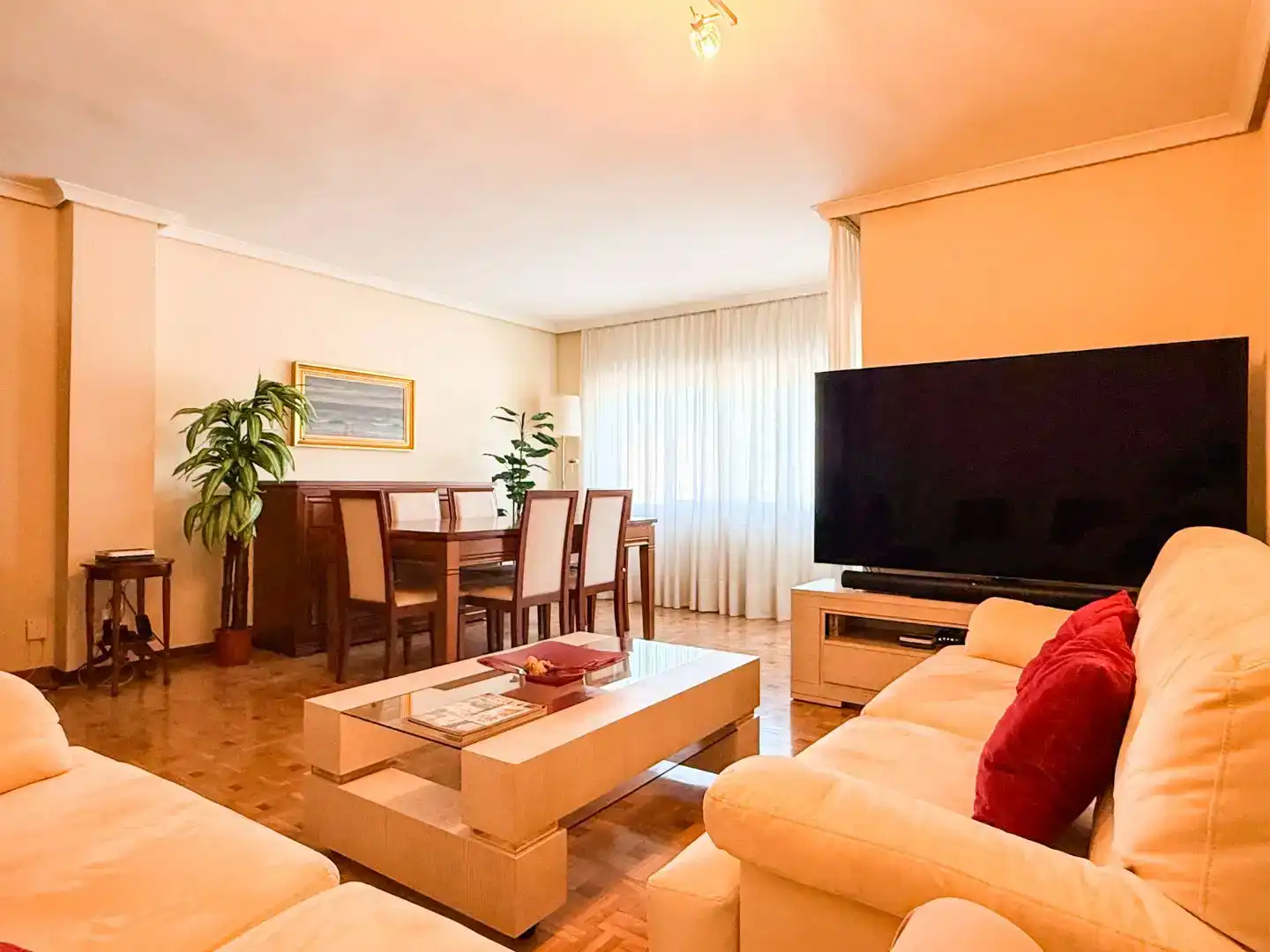 Sala de estar de Piso en venta en Majadahonda con Jardín privado, Parquet y Trastero