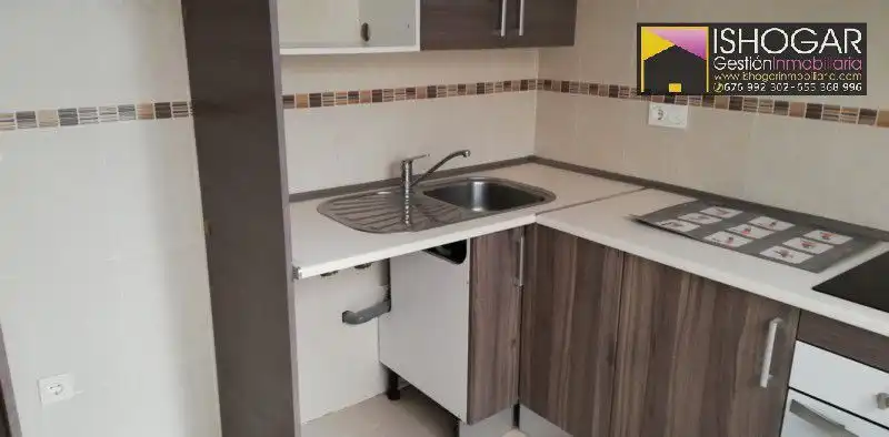 Cuina de Pis en venda en Valdepeñas amb Calefacció