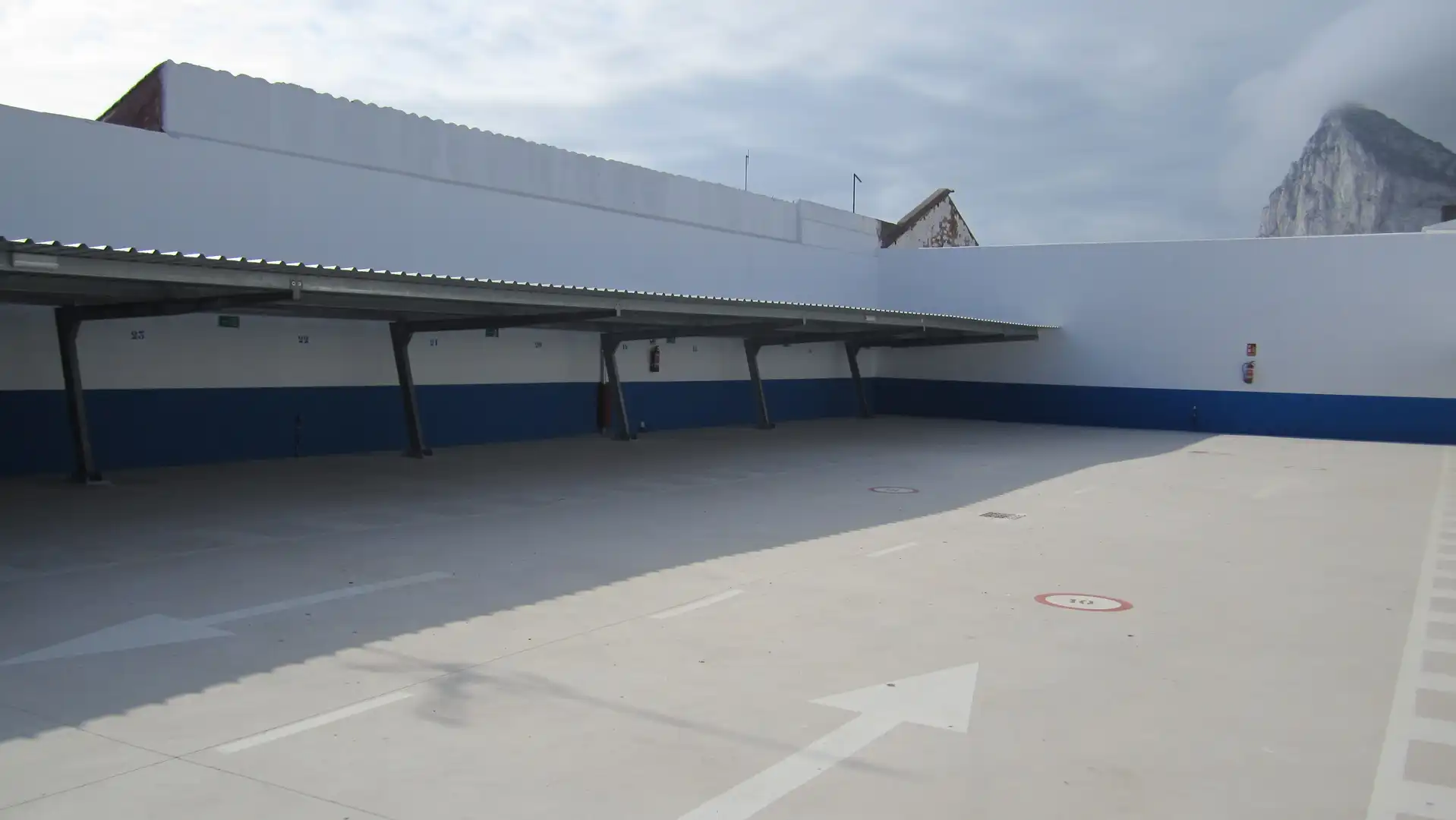 Garage zur Miete in Calle Jardines, 52, Santa Bárbara - Ciudad Deportiva