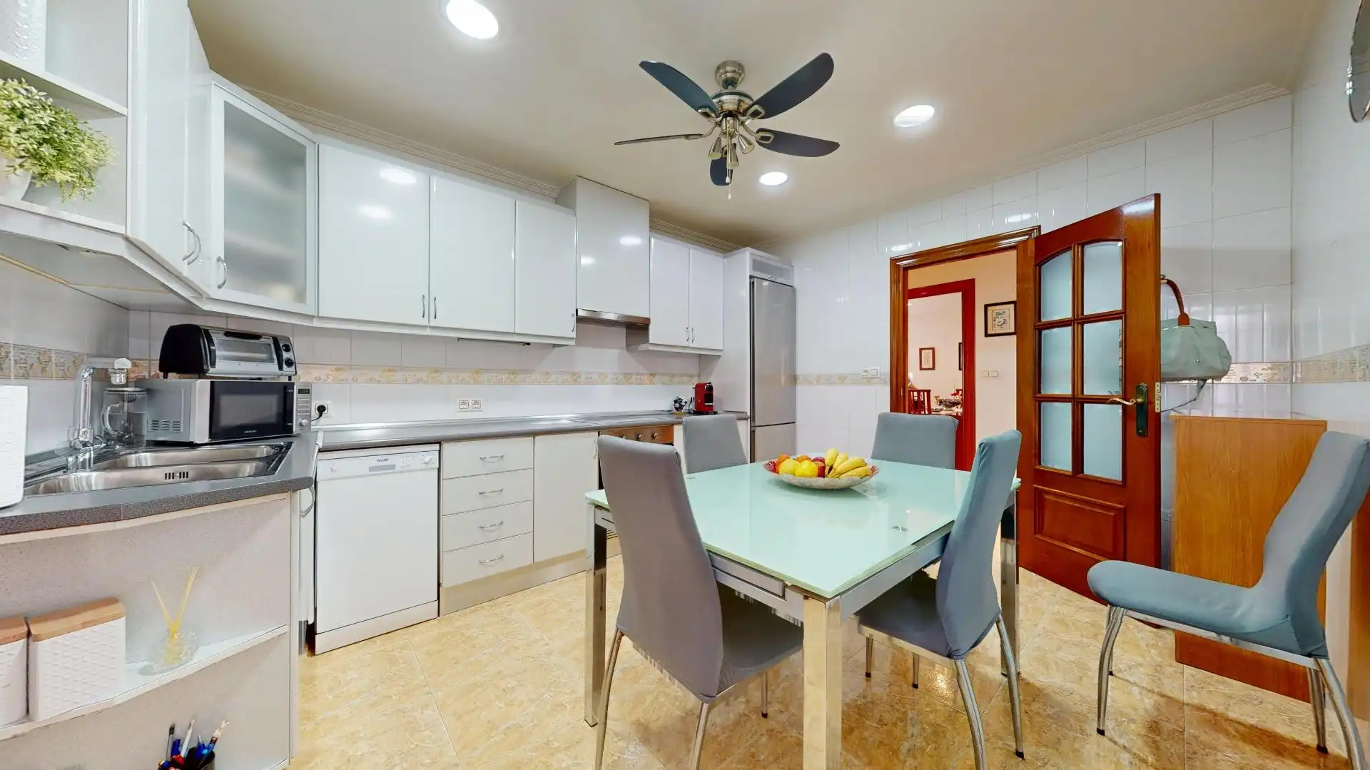 Küche von Wohnung zum Verkauf in San Pedro del Pinatar mit Klimaanlage, Terrasse und Möbliert