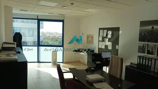 Oficina en Alquiler en San Jerónimo - La Bachillera