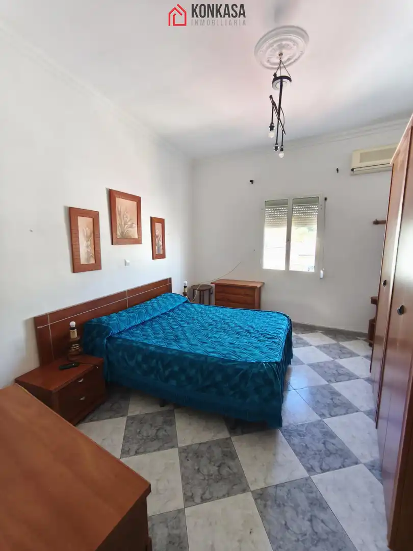 Dormitori de Casa o xalet en venda en Arcos de la Frontera amb Aire condicionat, Terrassa i Traster