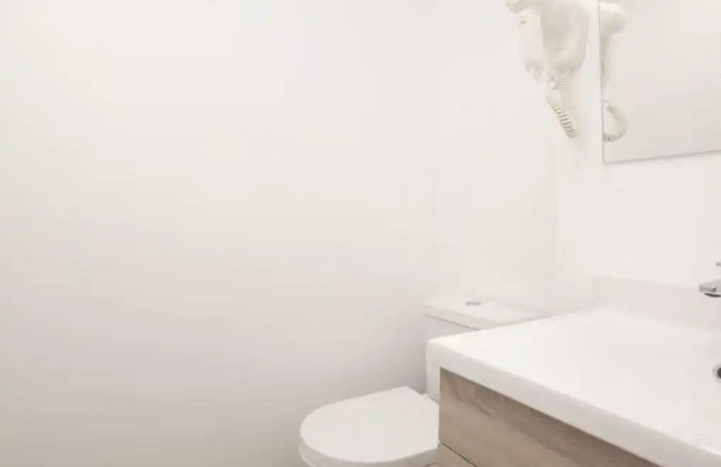 Bany de Dúplex en venda en L'Hospitalet de Llobregat amb Aire condicionat, Calefacció i Parquet