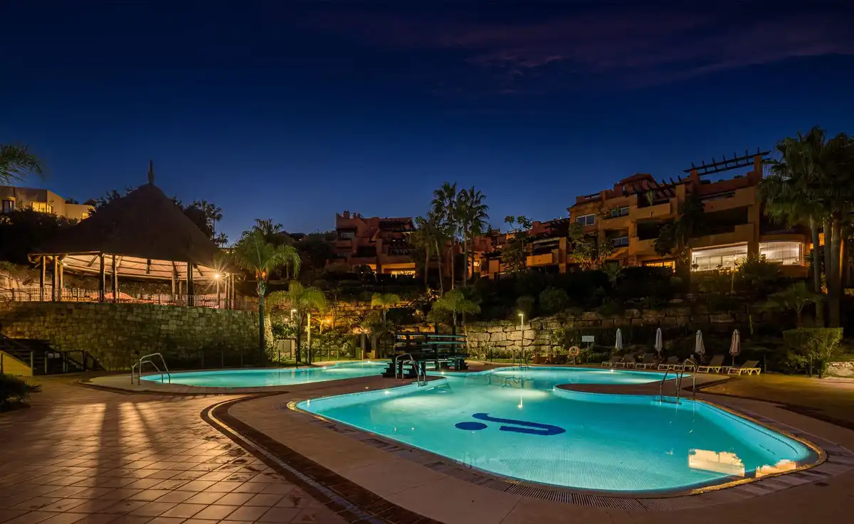 Apartament amb piscina en venda a Nueva Andalucía, imagen 23