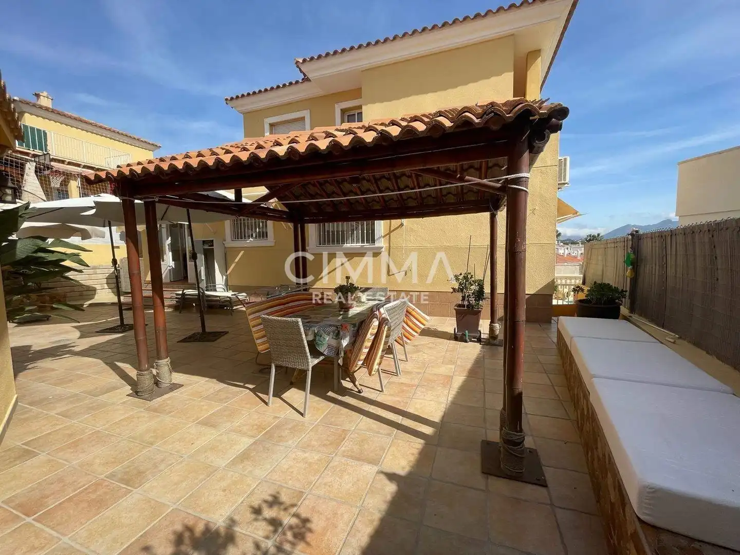Terrassa de Casa o xalet en venda en La Nucia amb Aire condicionat, Jardí privat i Terrassa