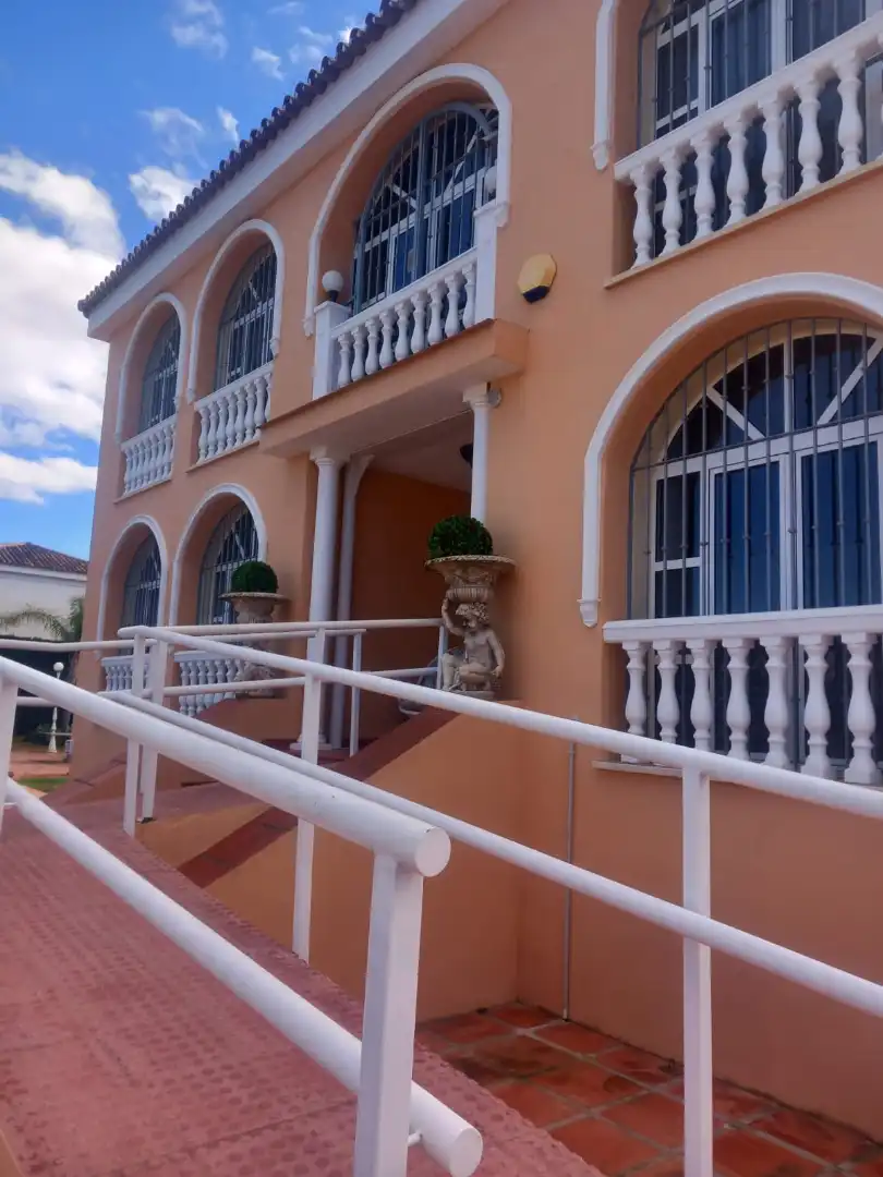 Chalet con piscina en venta en Capellanía - Retamar, imagen 12