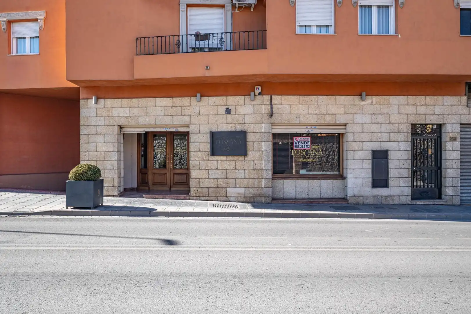 Local comercial en venda a Calle de Granada, imagen 4