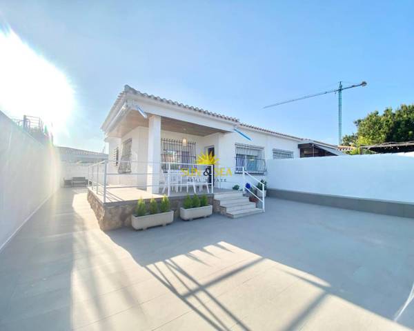 Casa-chalet en Alquiler en Lomas de Campoamor - Las Ramblas