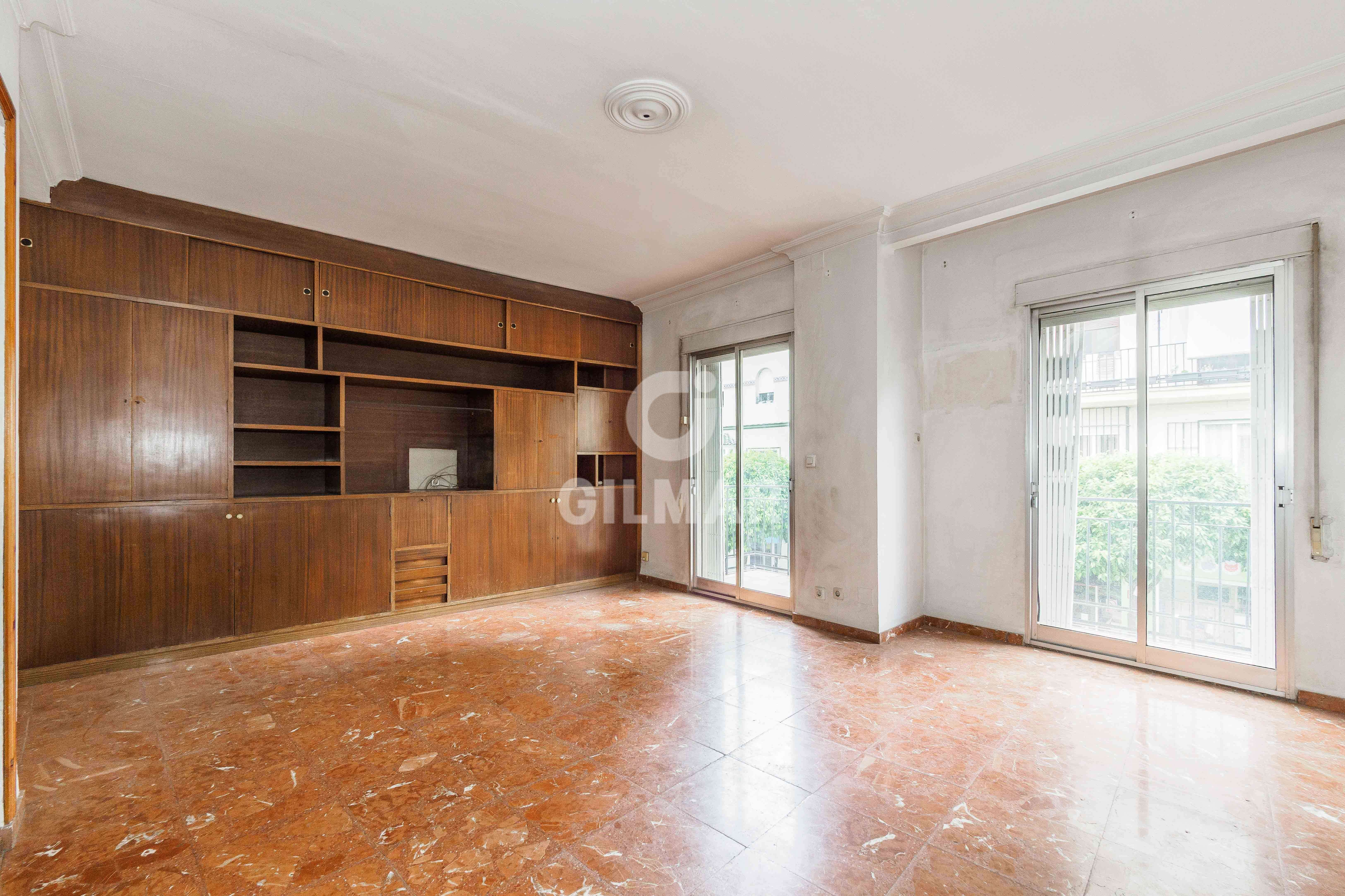 Living room of Flat for sale in  Sevilla Capital