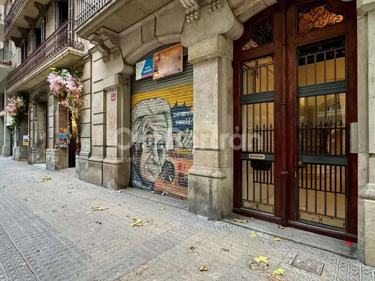 Vista exterior de Local de alquiler en Barcelona