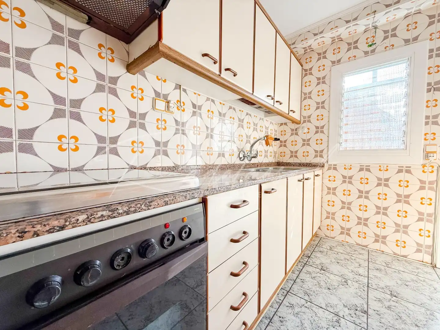 Kitchen of Flat for sale in Centre