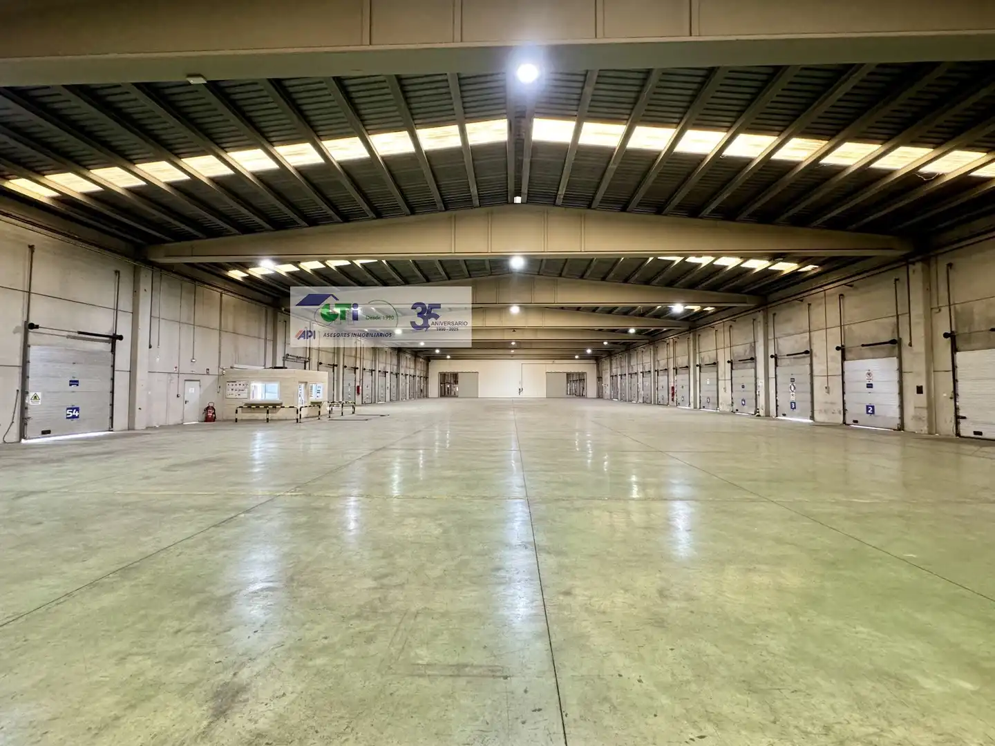 Industrial building to rent in C/ RÍO DE JANEIRO, imagen 2