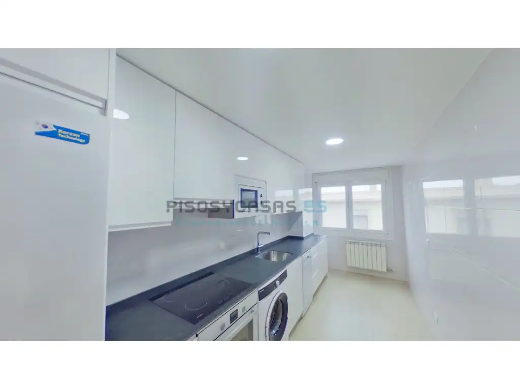 Kitchen of Flat for sale in Tauste  with Air Conditioner, Oven and Washing machine
