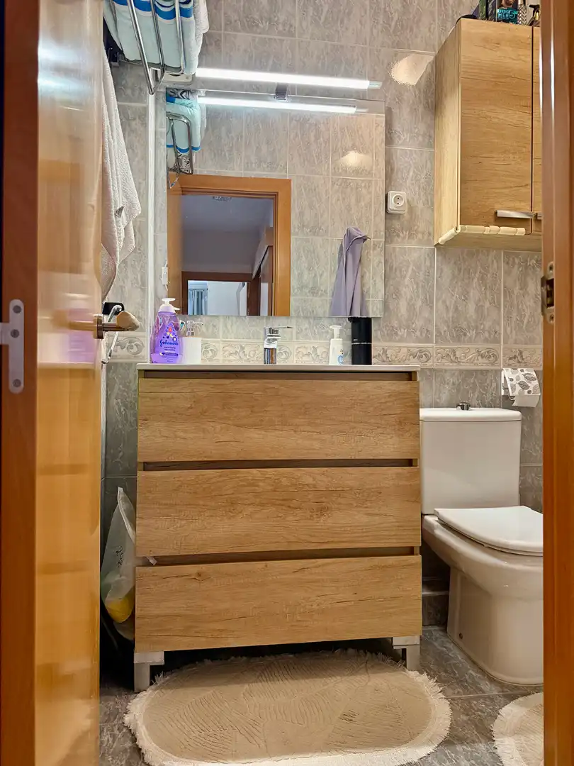Badezimmer von Wohnung zum Verkauf in Calafell mit Klimaanlage, Heizung und Terrasse