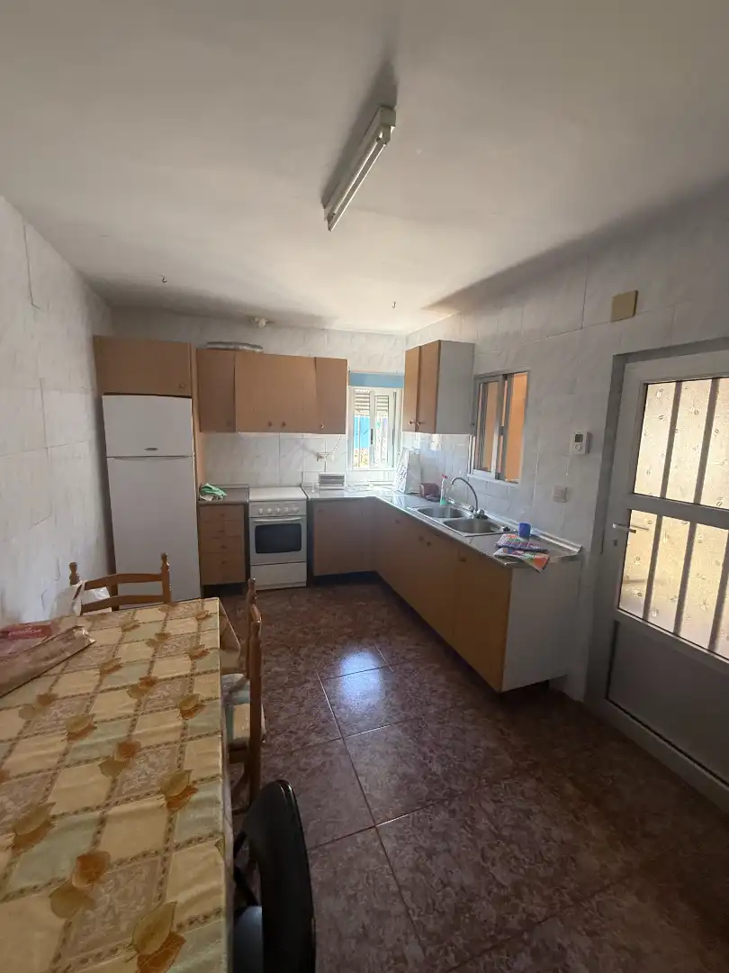 Cuina de Casa o xalet en venda en El Bonillo amb Calefacció, Jardí privat i Moblat