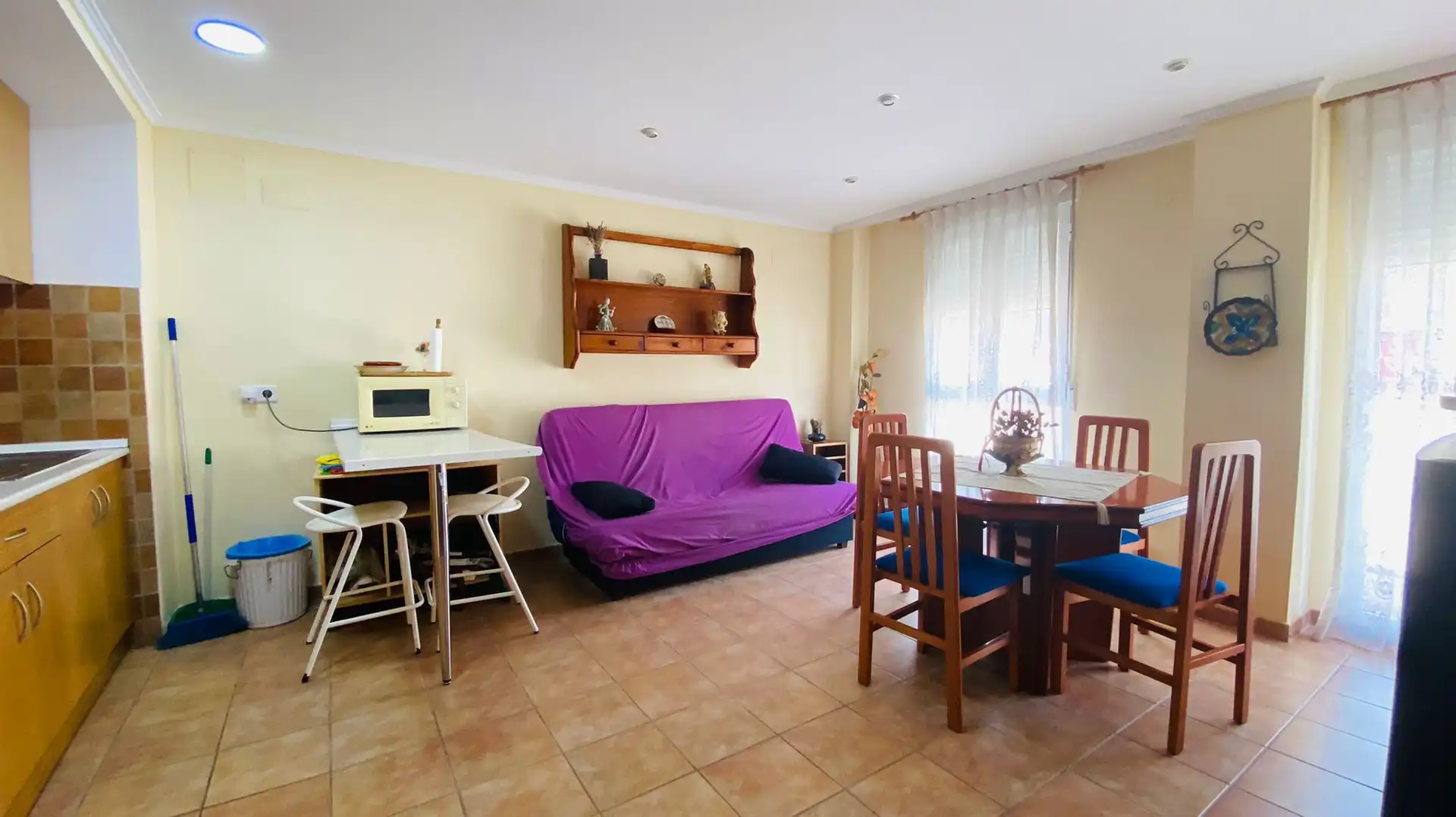 Sala d'estar de Casa o xalet en venda en Arañuel amb Terrassa, Traster i Balcó