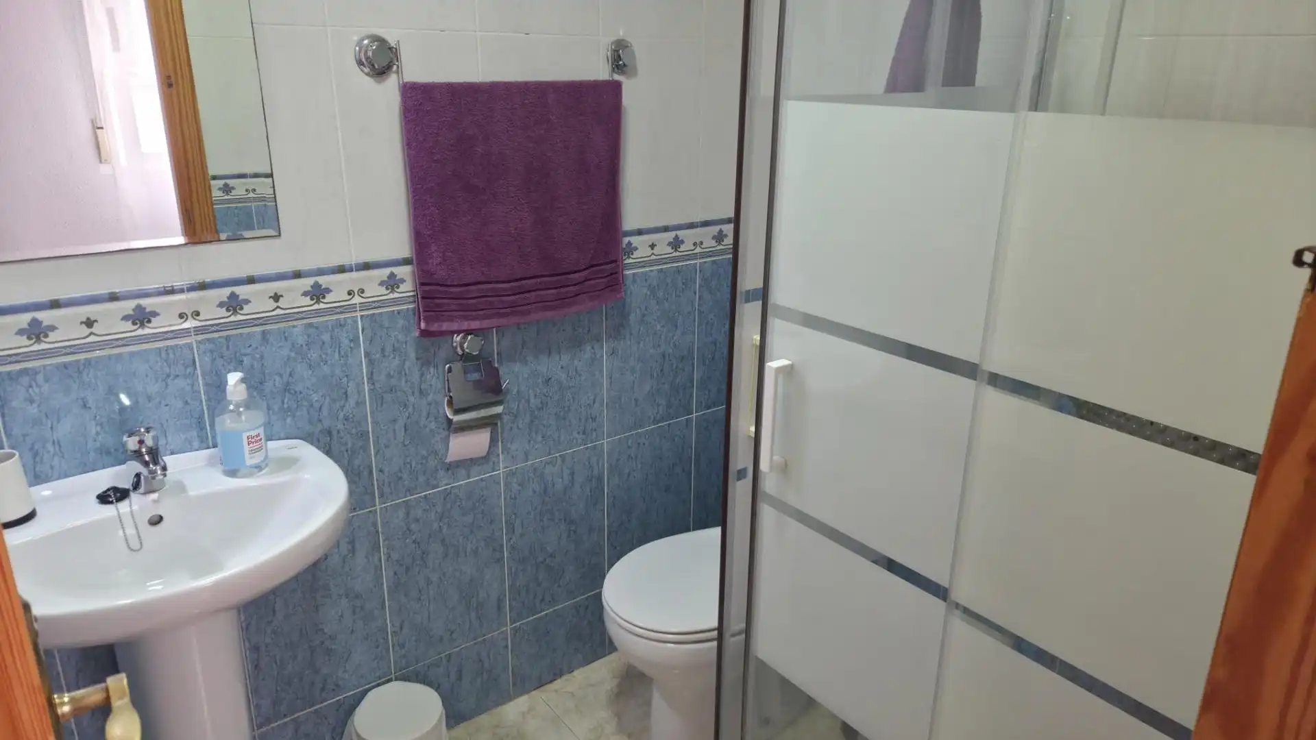Bathroom of Attic for sale in Guardamar del Segura  with Air Conditioner, Terrace and Storage room