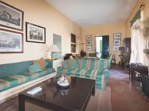 Sala d'estar de Finca rústica en venda en Badajoz amb Jardí privat, Terrassa i Piscina