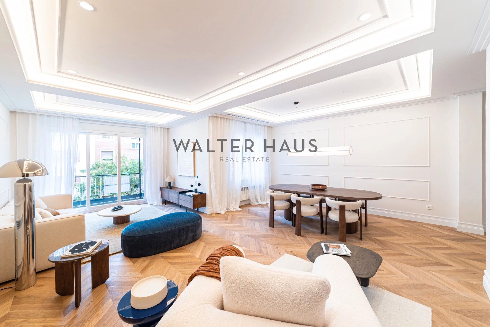 Living room of Flat for sale in  Madrid Capital  with Heating and Terrace