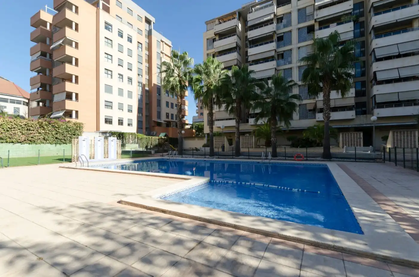 Piscina de Piso de alquiler en Valencia con Aire acondicionado, Calefacción y Jardín privado