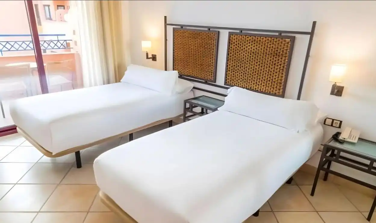 Bedroom of Apartments for sale in Estepona  with Air Conditioner, Private garden and Terrace