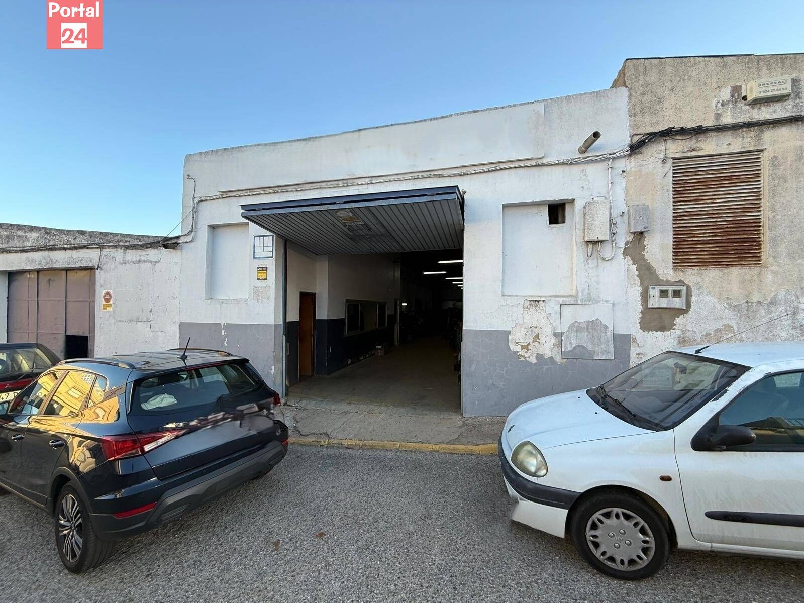 Aparcament de Nau industrial en venda en Badajoz Capital