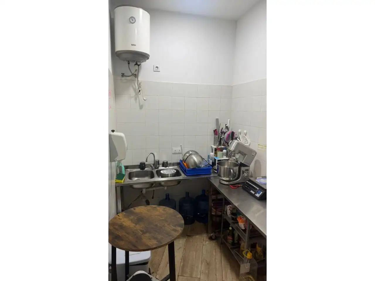 Local comercial en traspàs a Ciutat Vella, imagen 5