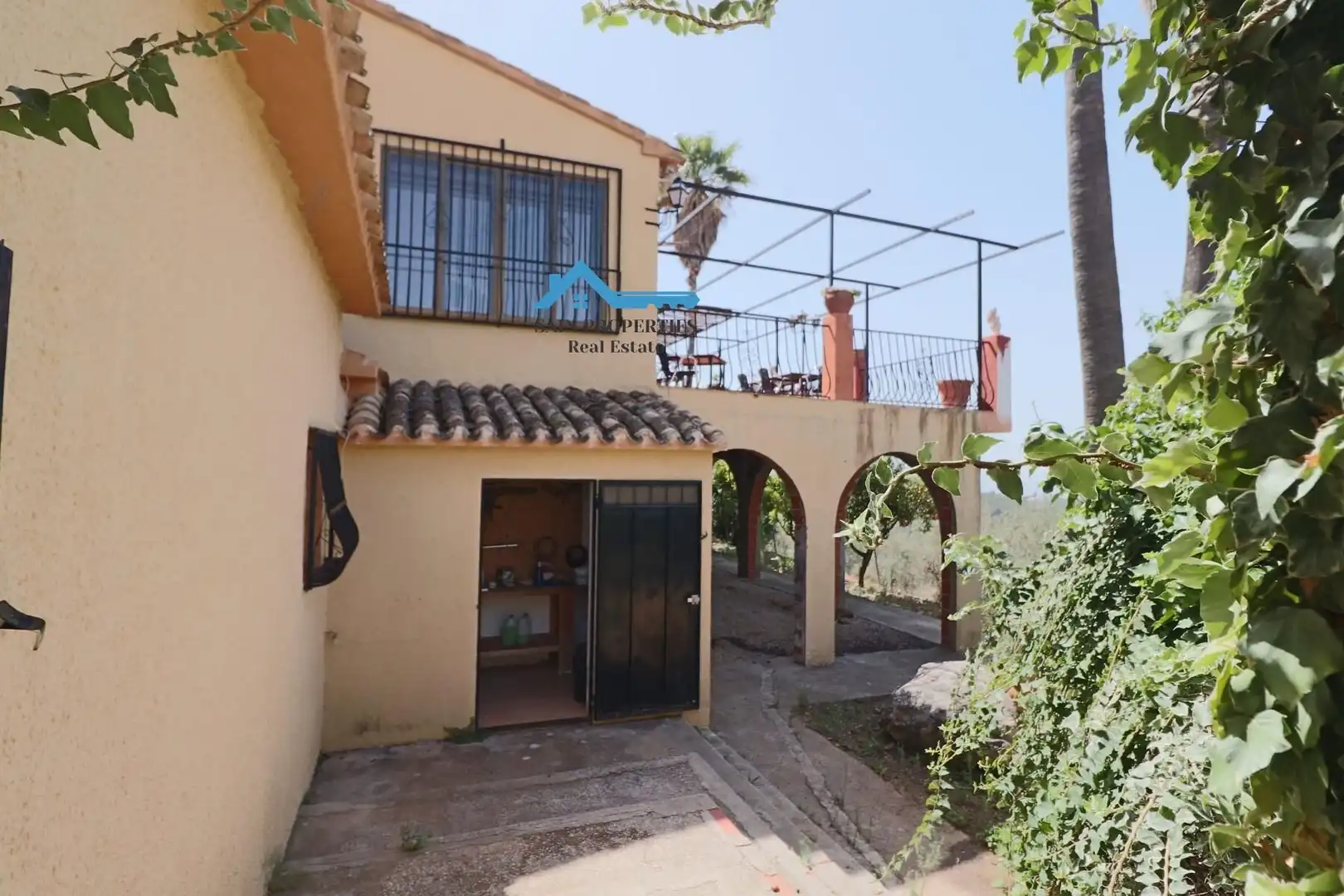Vista exterior de Finca rústica en venda en Tàrbena amb Jardí privat, Terrassa i Traster