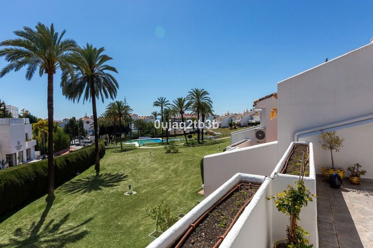 Garden of Flat for sale in Marbella  with Air Conditioner, Terrace and Community pool