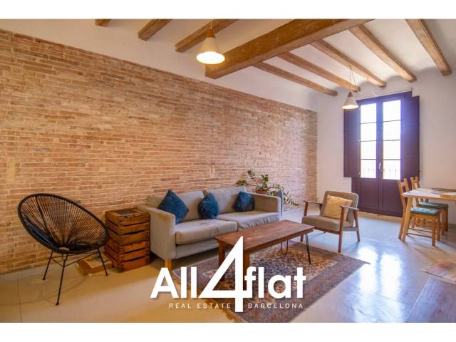 Piso en Venta en robador en El Raval