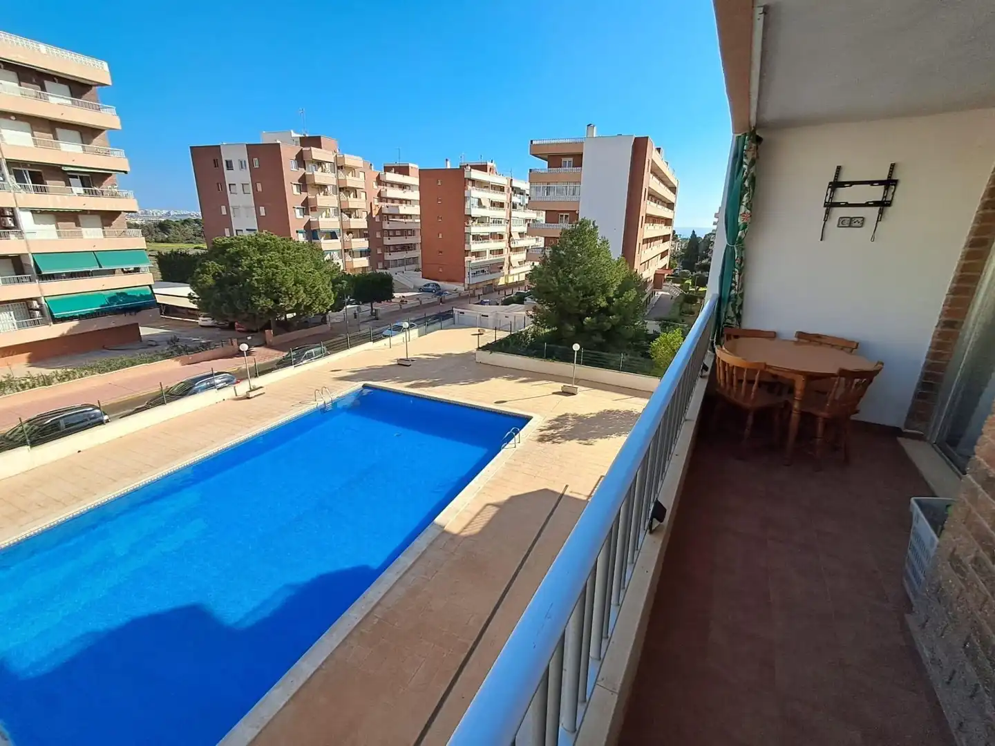 Piscina de Pis de lloguer en Torrevieja amb Aire condicionat, Calefacció i Terrassa