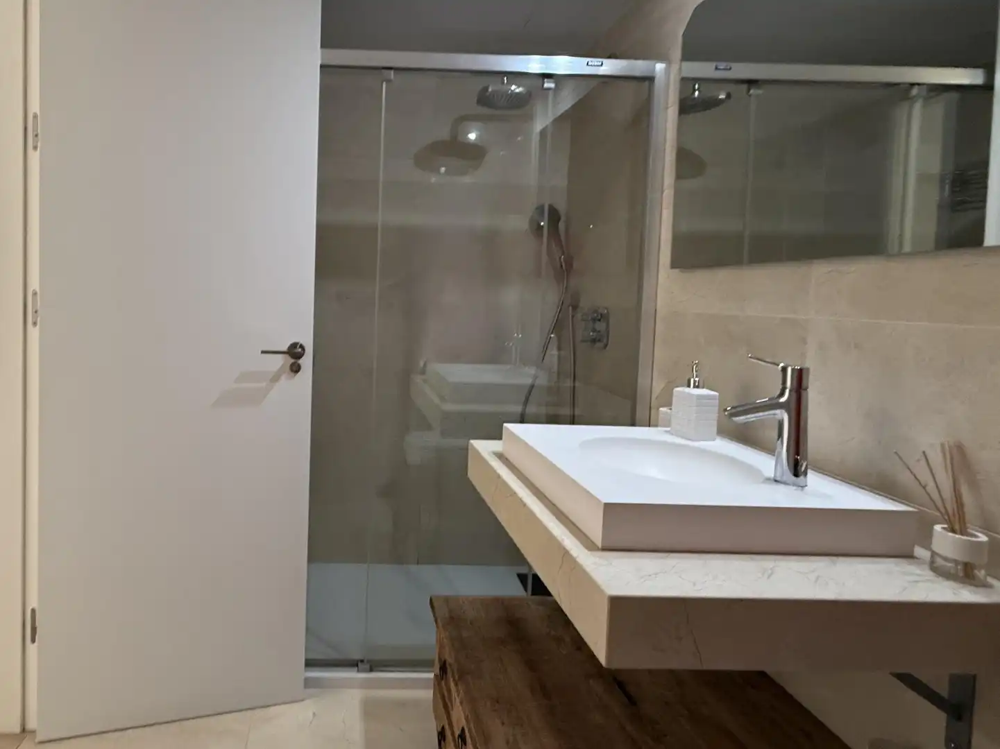 Bany de Pis en venda en Alicante / Alacant amb Aire condicionat, Calefacció i Piscina comunitària