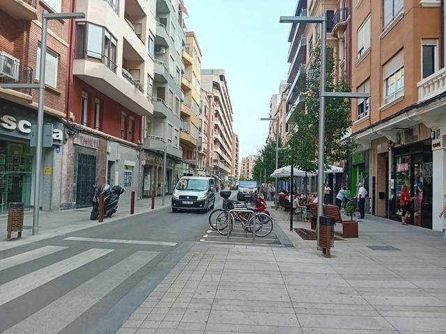 Local comercial en Alquiler en Avenida República Argentina en Jesuitas