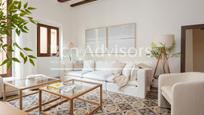 Living room of Flat for sale in  Barcelona Capital  with Air Conditioner, Heating and Furnished