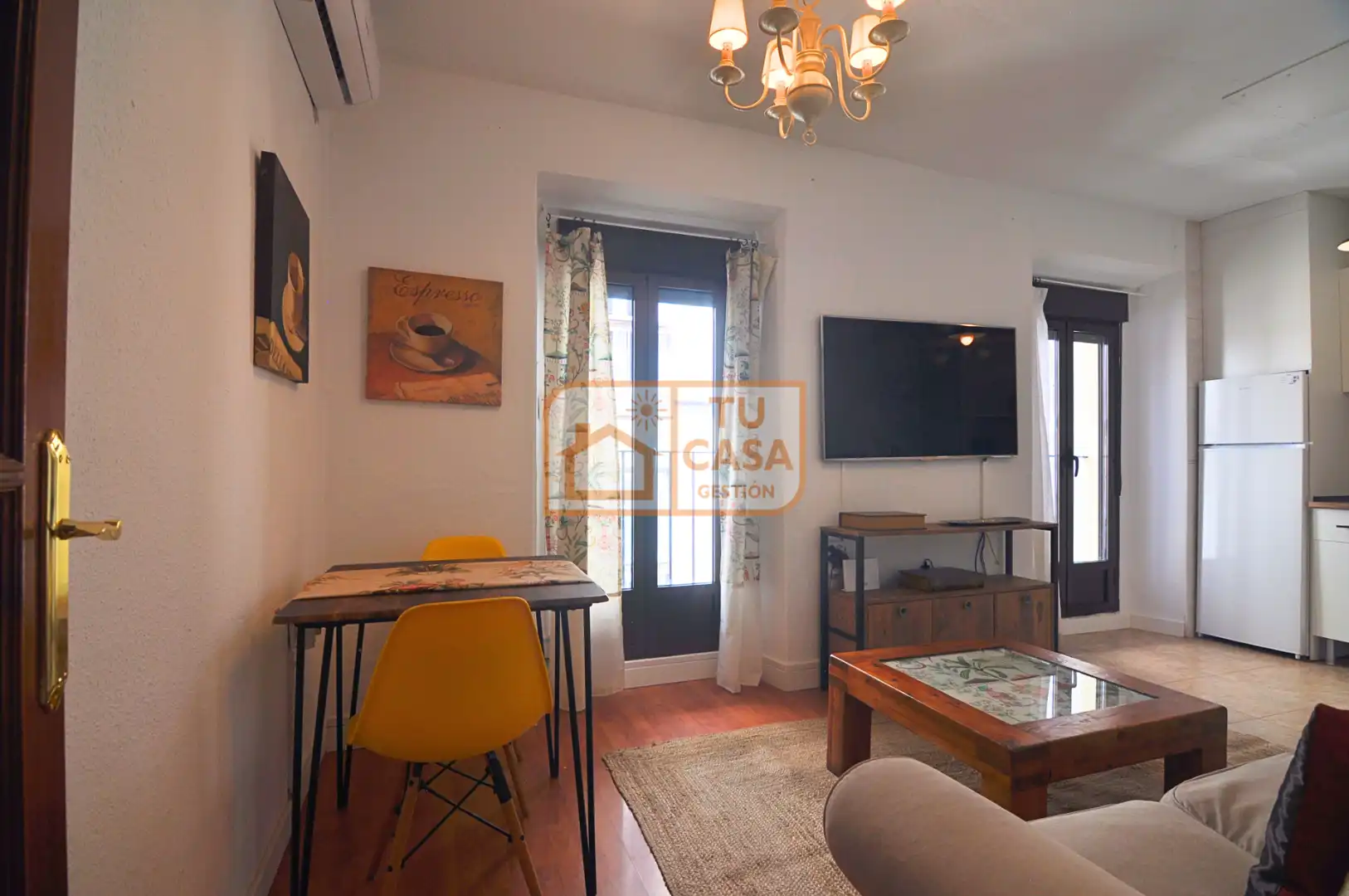 Living room of Flat for rent in Cáceres  with Air Conditioner, Heating and Parquet flooring