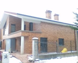 Exterior view of House or chalet for sale in Huarte / Uharte  with Private garden and Furnished