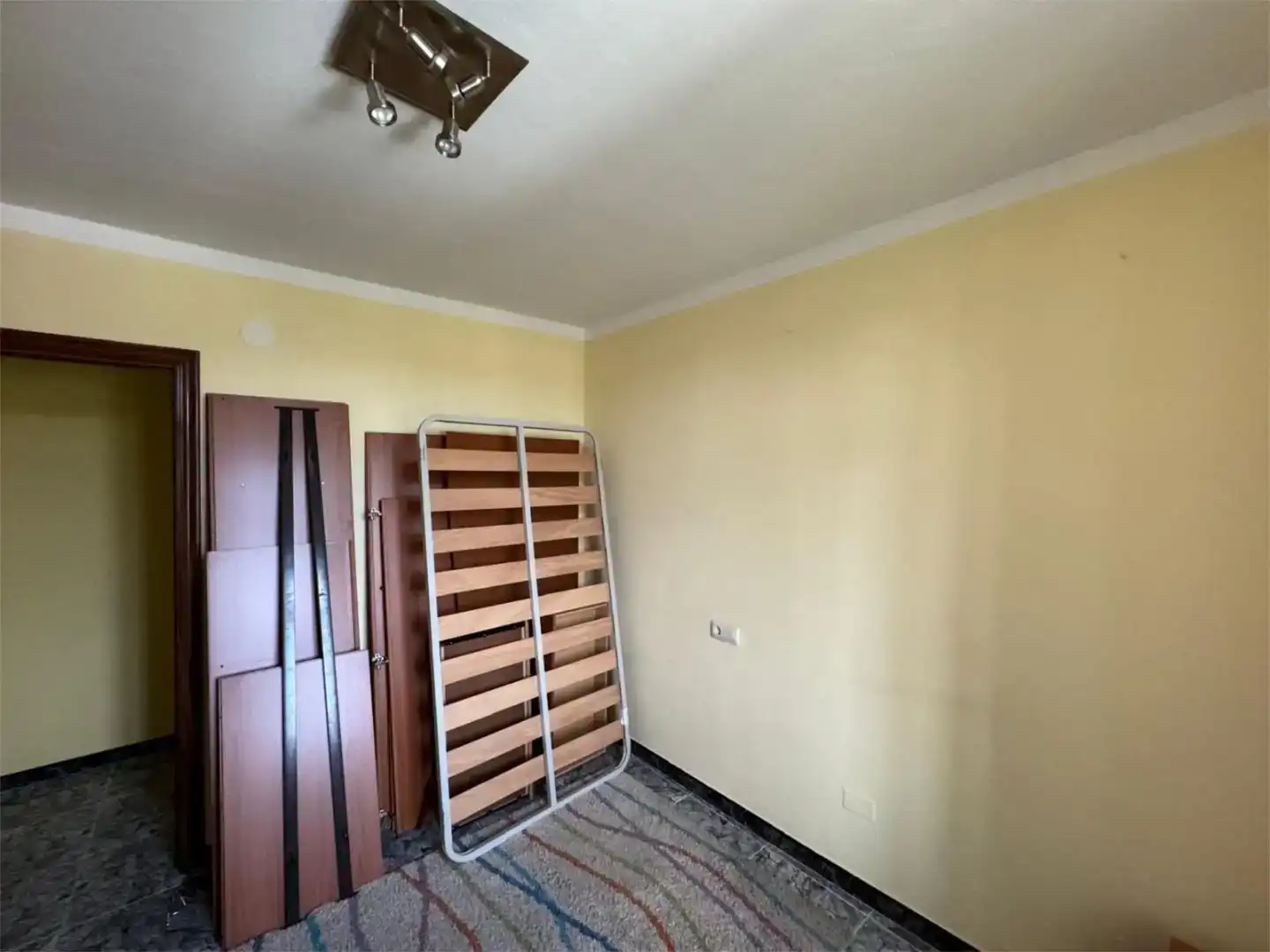 Schlafzimmer von Wohnung zum Verkauf in Negreira mit Privatgarten und Möbliert