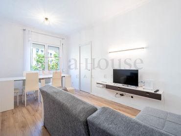 Wohnung mit Balkon zum Verkauf in Carrer Provença