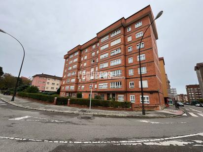 Vista exterior de Pis en venda en Avilés amb Calefacció, Traster i Moblat