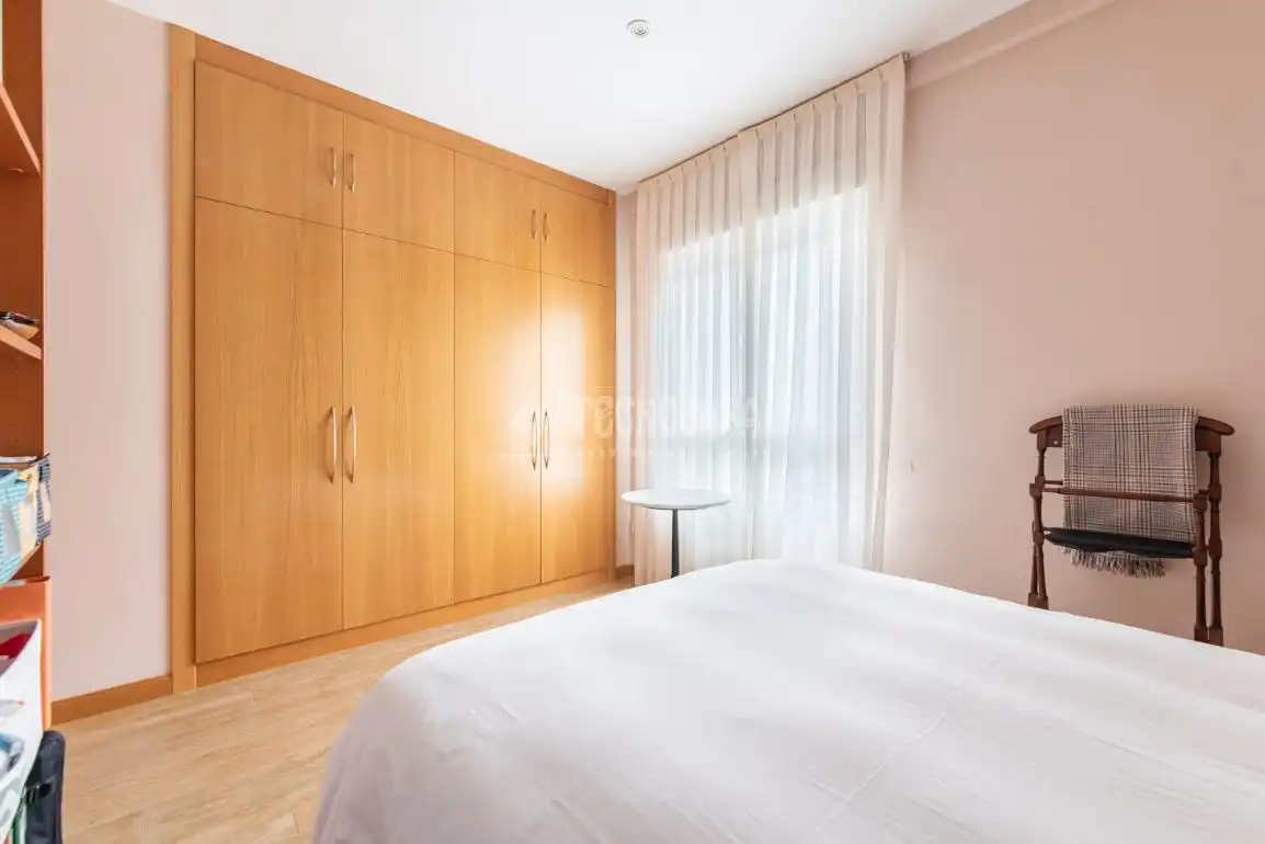 Bedroom of Flat for sale in Madrid  with Air Conditioner, Heating and Parquet flooring