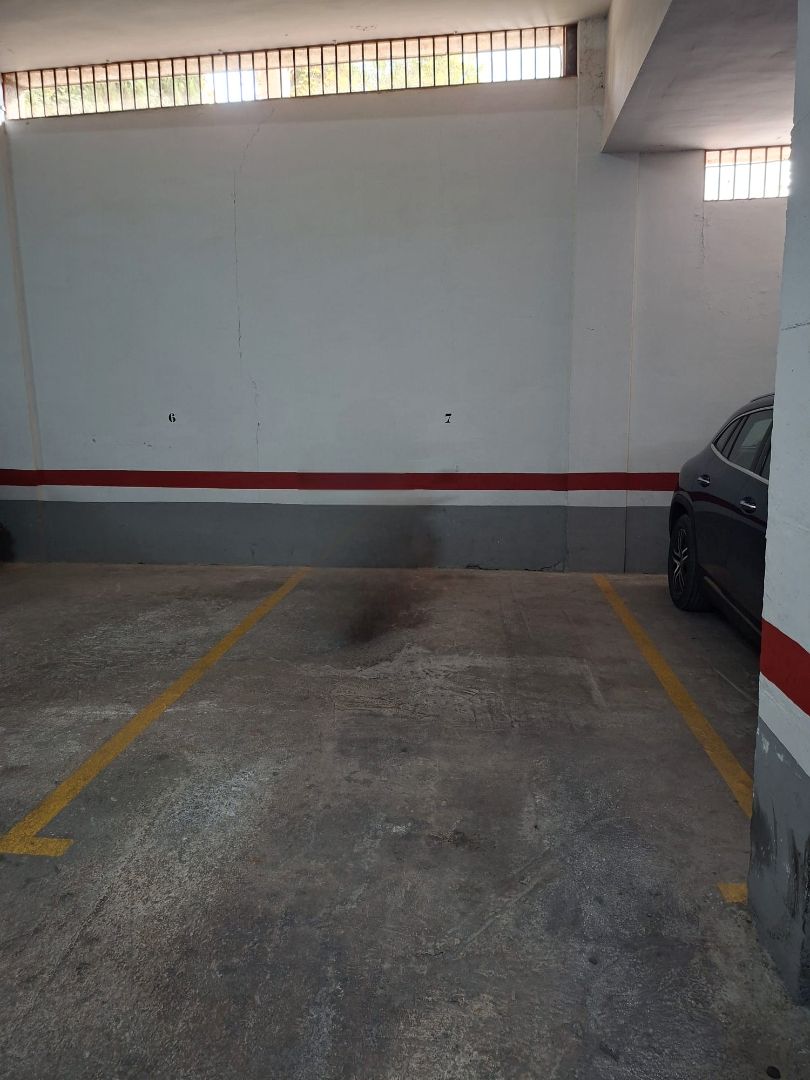 Aparcament de Garatge de lloguer en  Granada Capital amb Alarma